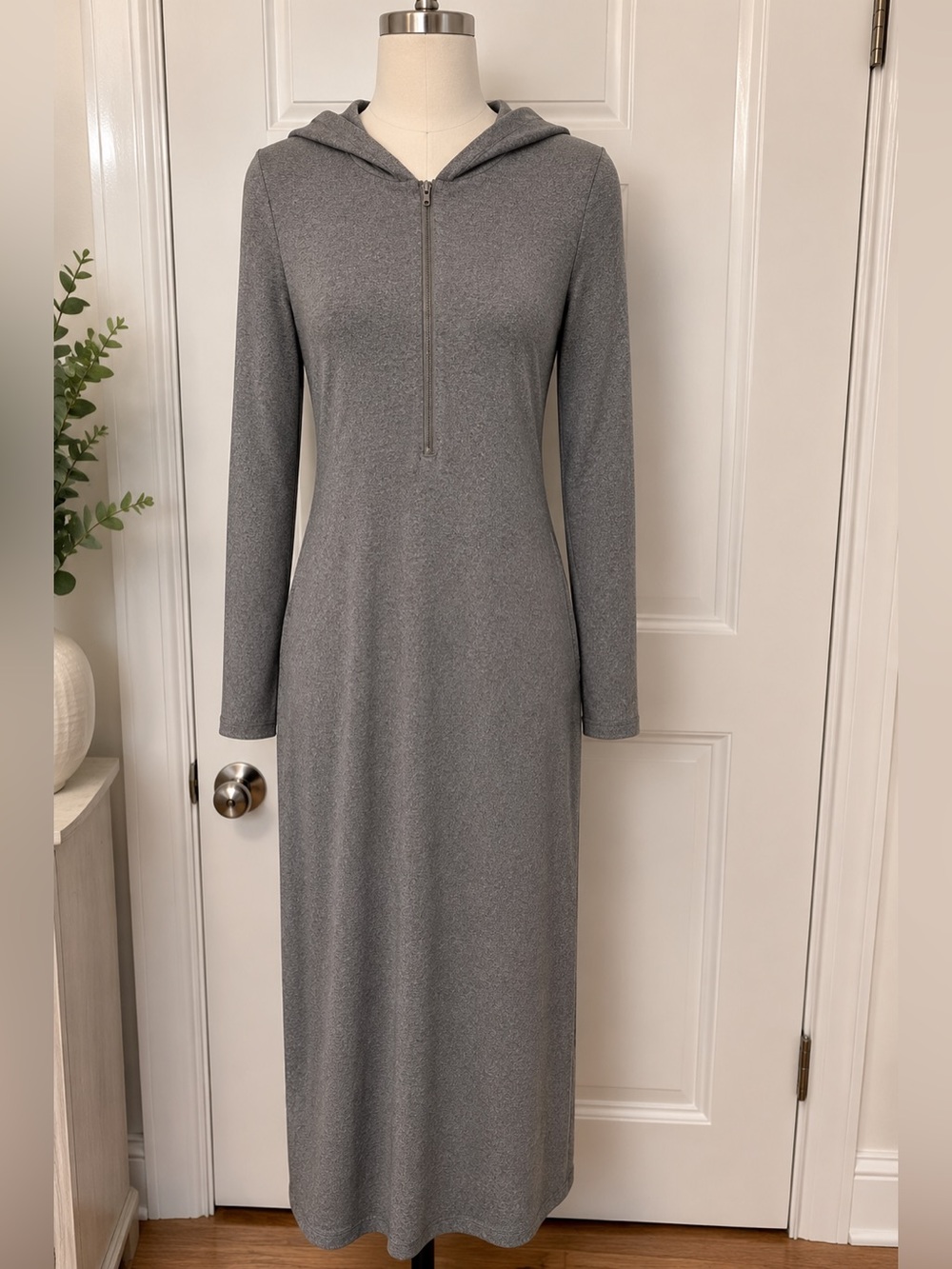 Lysse Long Sleeve Gray Midi Dress with Front Zip